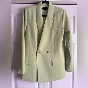 Vici Lime Green Jacket 
Fully lined
Unremovable shoulder pads